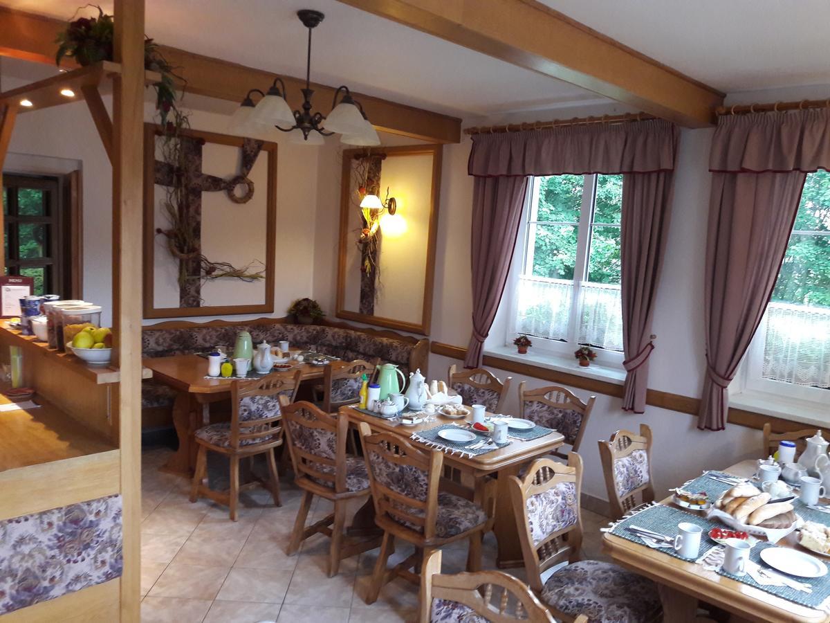 Selsky Dvur 1 Hotel Police nad Metuji Ngoại thất bức ảnh