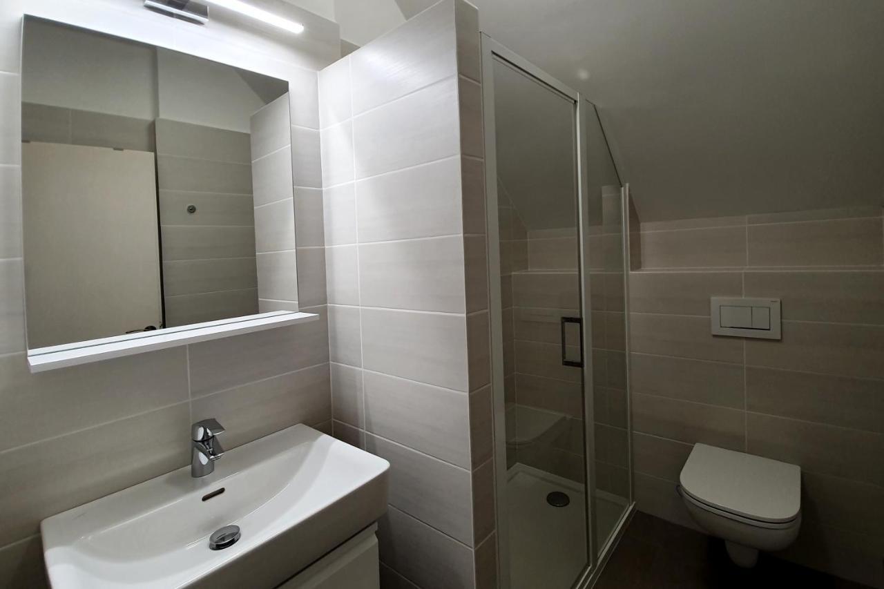 Selsky Dvur 1 Hotel Police nad Metuji Ngoại thất bức ảnh